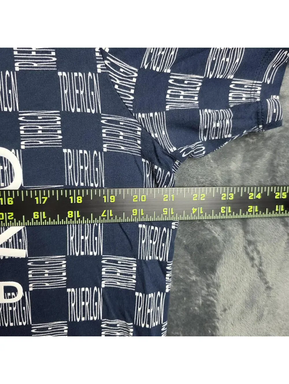True Religion AOP T-Shirt Mens Sz L.